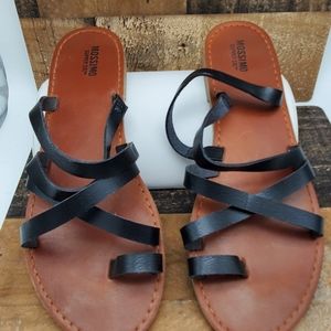 MOSSIMO (not available anymore)  EUC. criss cross sandals in black, sz 7